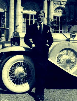Robert Redford as Gatsby, with the yellow Rolls Royce