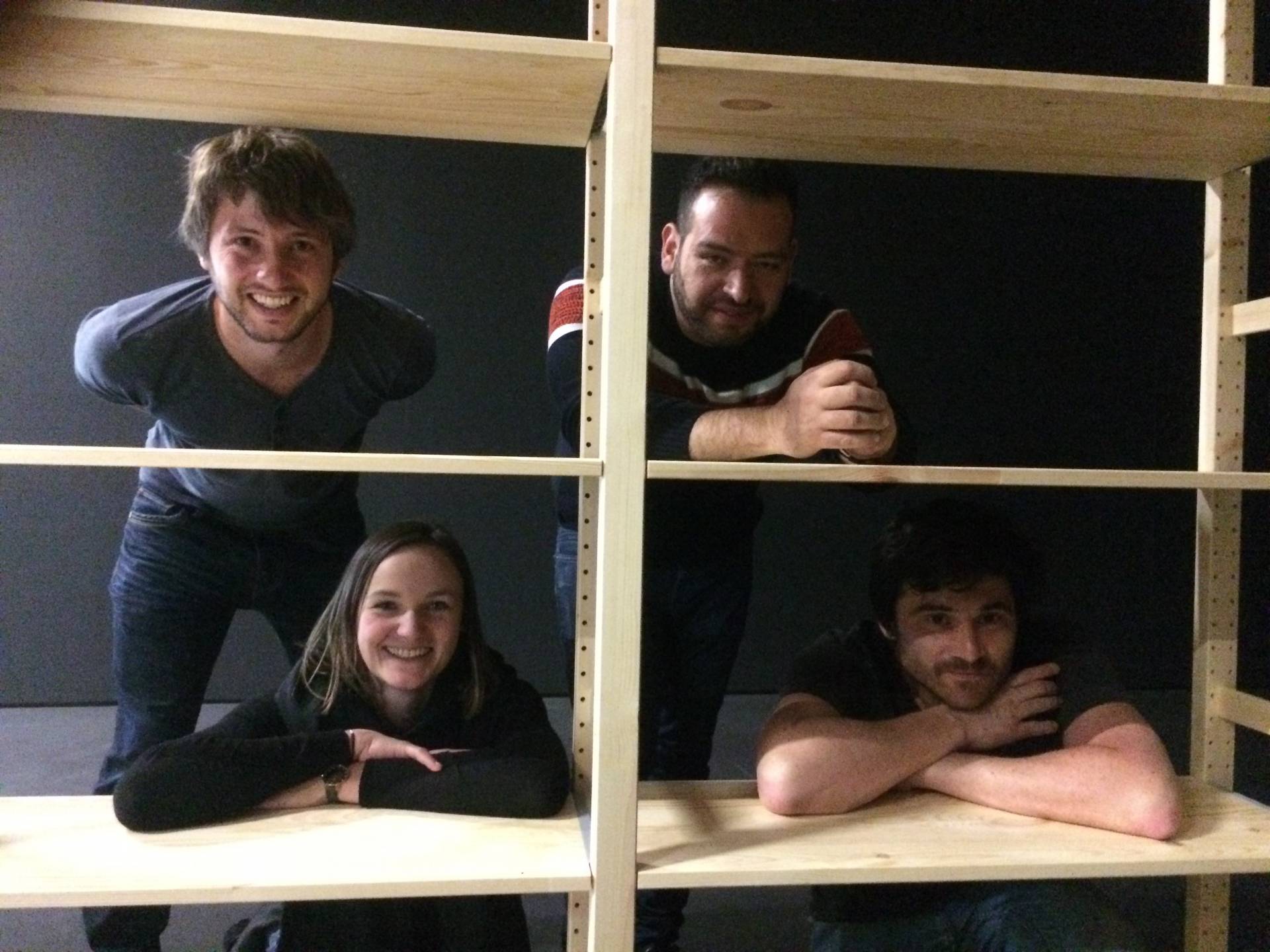 Fest im Blick: Visionen für die Zukunft des Wohnens. Im studentischen Praxisprojekt Vertikale Fuggerei arbeiten Studierende der Architektur (M.A.) und Gestaltung (B.A.) eng zusammen.