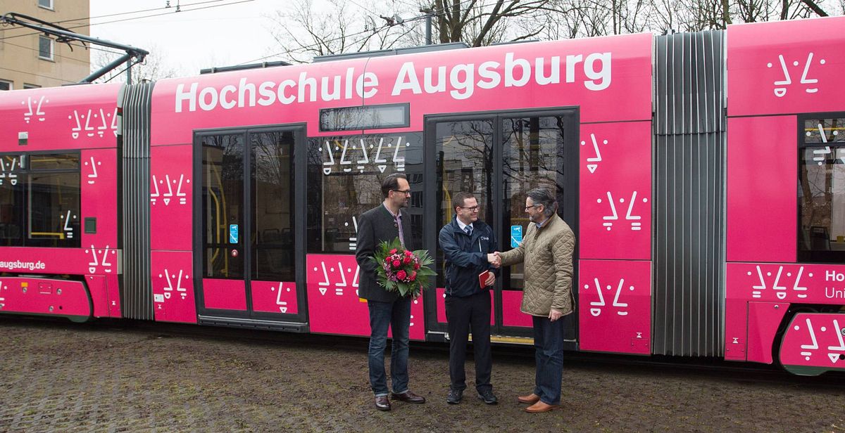 Offizielle Übergabe der Hochschule Augsburg Straßenbahn. Foto: Matthias Leo