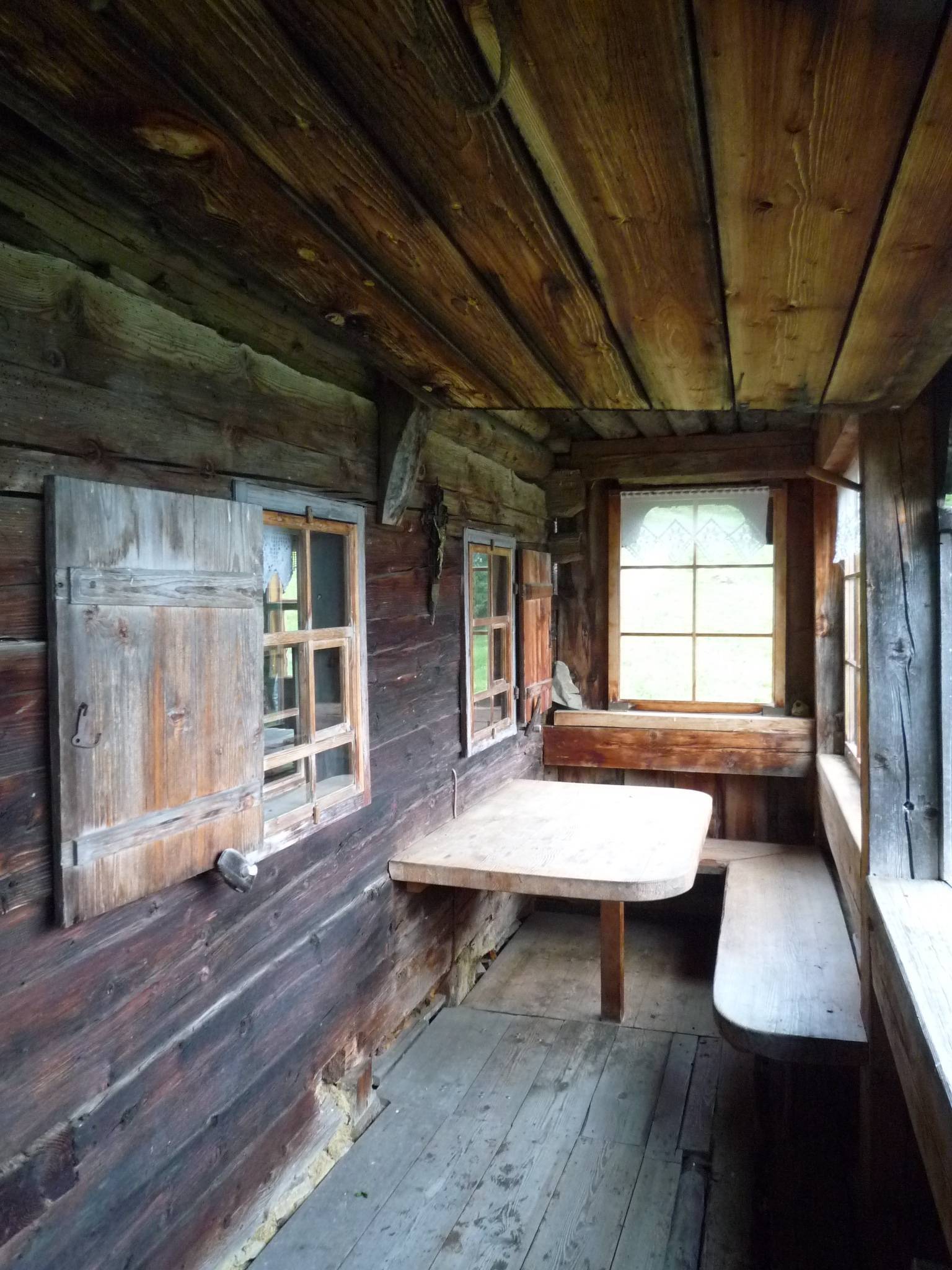 Bregenzerwaldhaus, traditionelles Sonderdach als thermische Pufferzone (Foto: J. Müller)