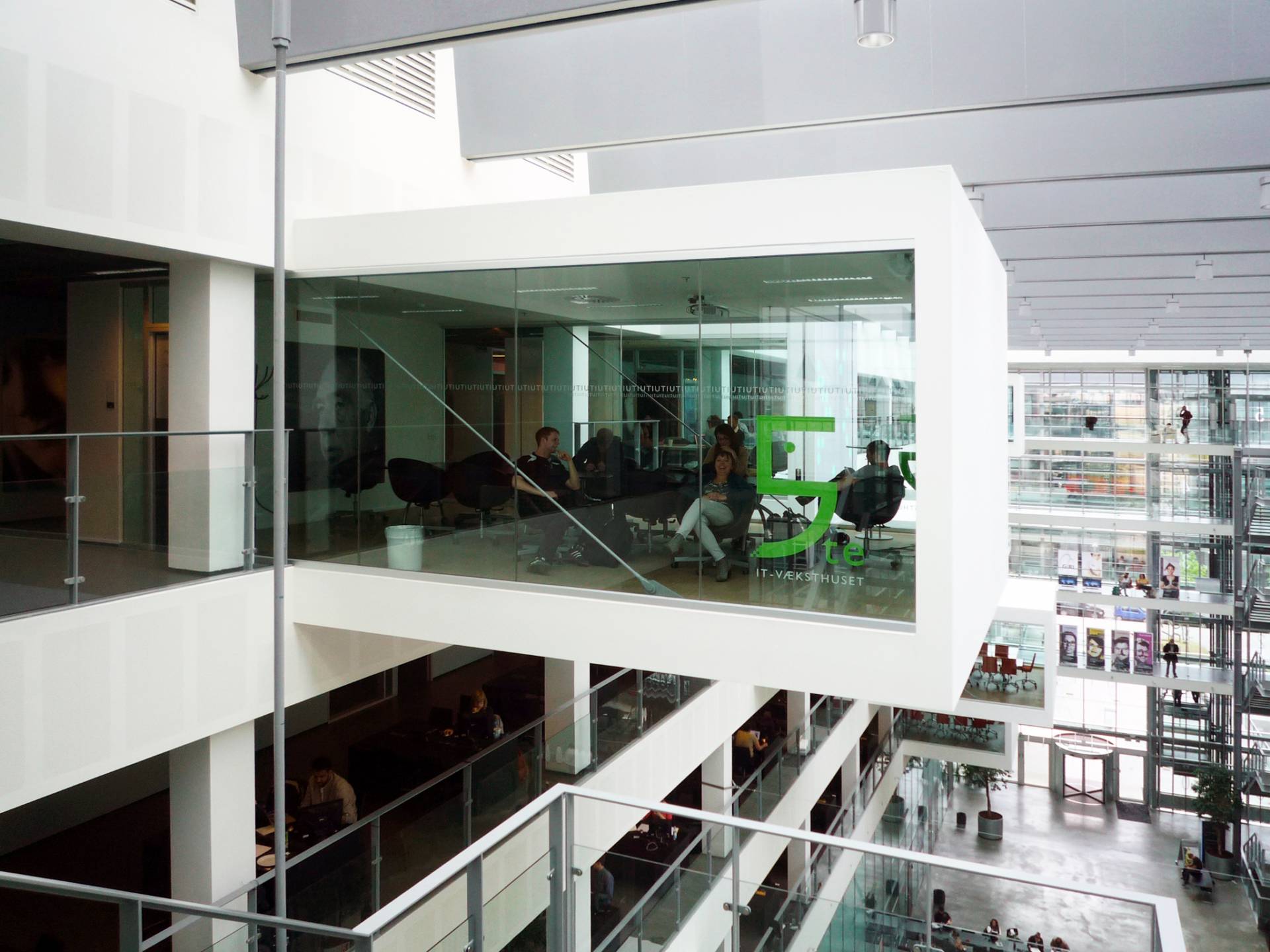 Neue Lernorte: Innenraum der IT University (Foto: J. Müller)