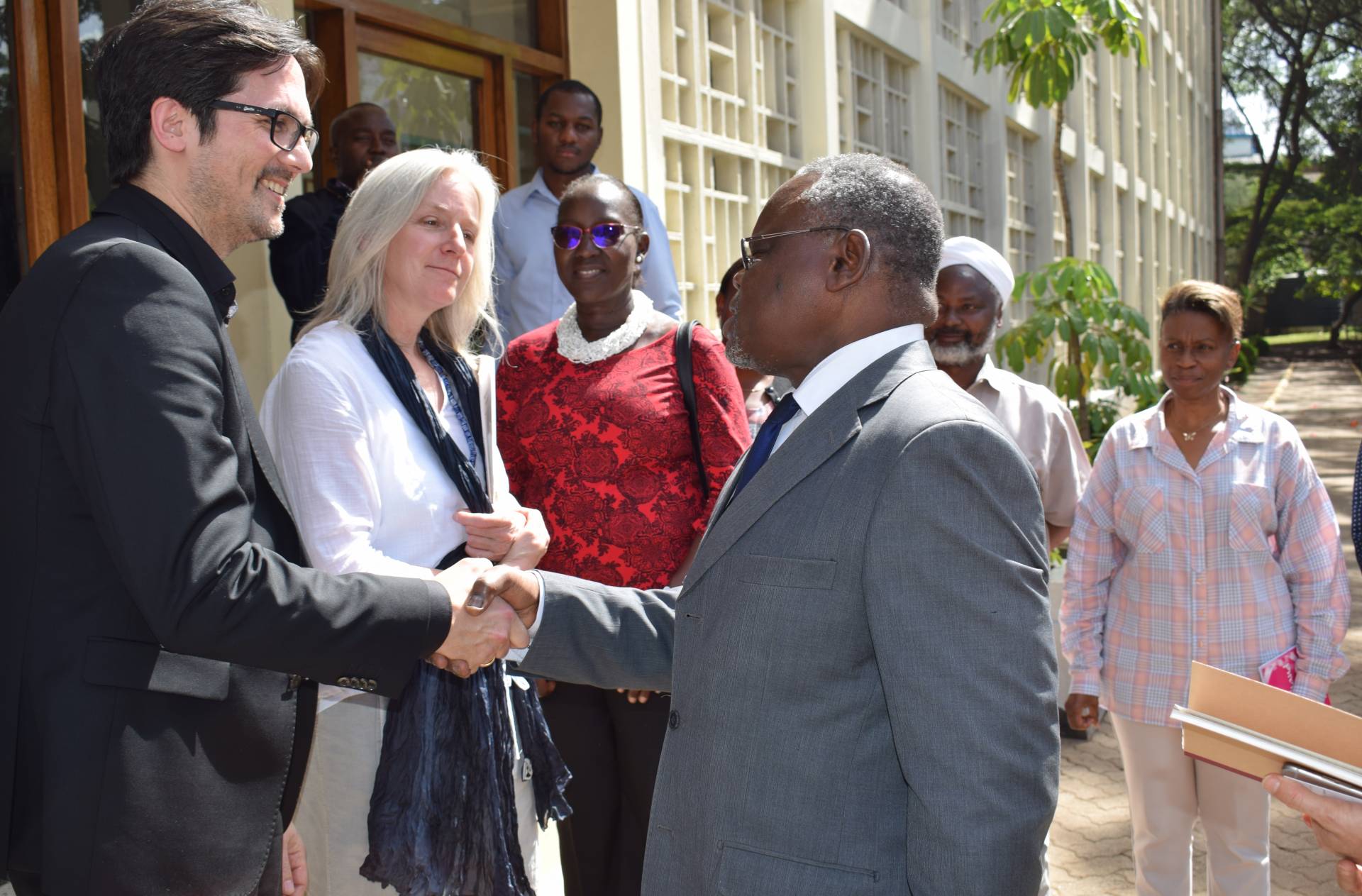 Prof. Susanne Gampfer beim Besuch der Jomo Kenyatta University of Agriculture and Technology. 