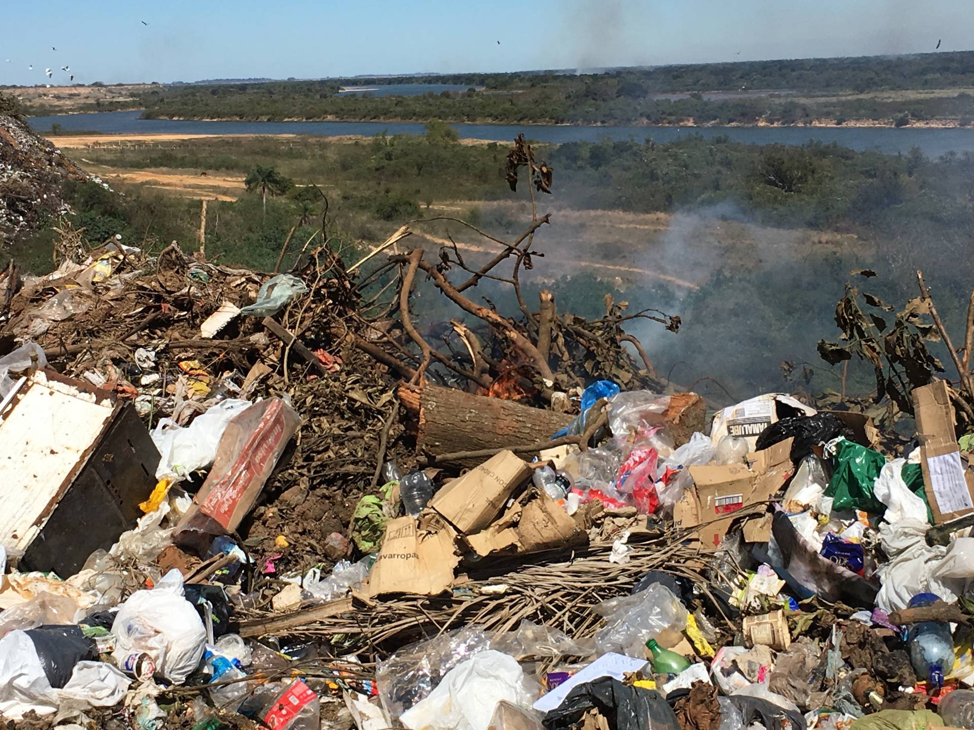 Müll in der Landschaft in Argentinien.