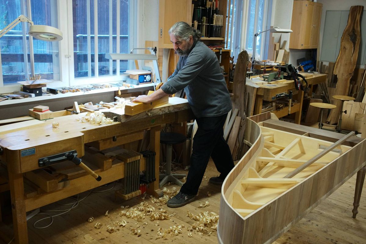 In der Werkstatt des Greifenberger Instituts werden die historischen Instrumente mit Werkzeugen handgefertigt, wie sie teilweise um 1800 schon zum Einsatz kamen.