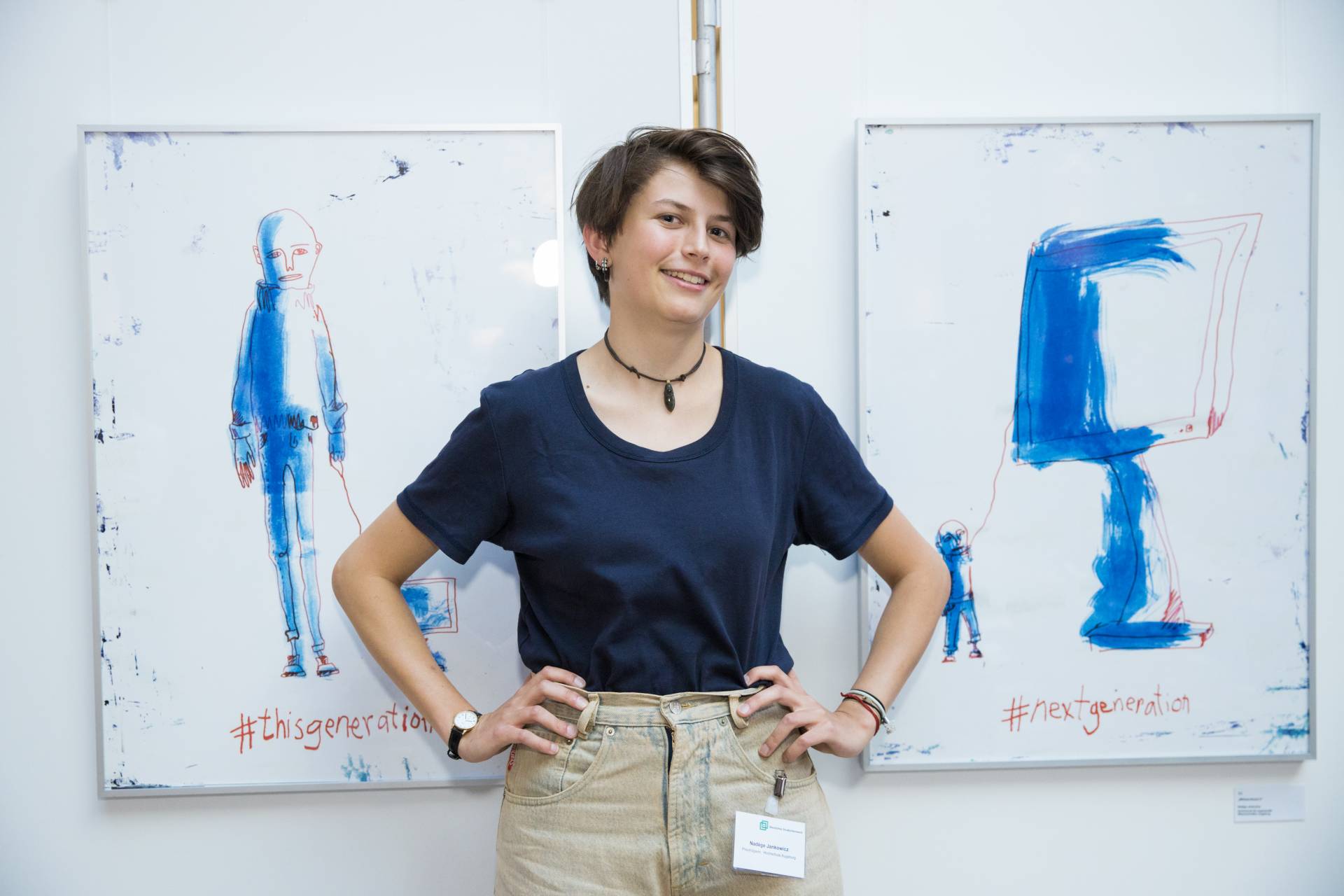 Für ihre Serie „thisandnext“ wurde Nadège Jankowicz von der  dem 2. Platz beim Plakatwettbewerb des Deutschen Studentenwerks ausgezeichnet. Foto: © DSW / Herschelmann.