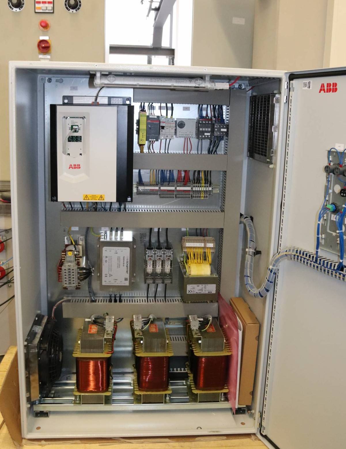 Stromrichter an der Fakultät für Elektrotechnik