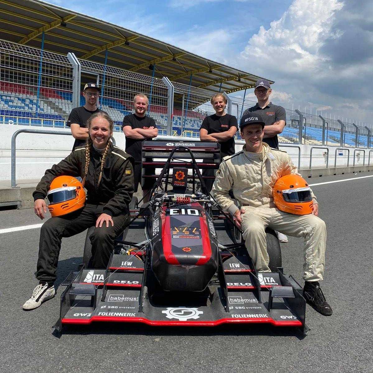 Das Team von Starkstrom Augsburg bei der Formula Student Netherlands