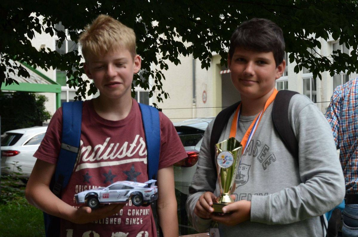 Siegerteam der neuen Solar-E-Klasse: v.l.n.r.: Julian Meyer und Benjamin Haas.