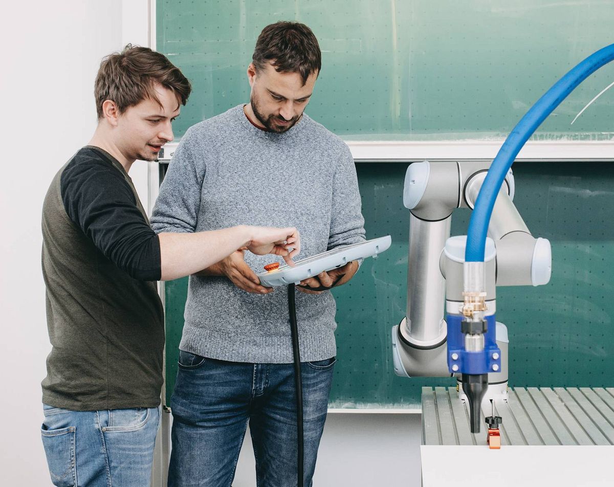 Robotik als Teil der Ausbildung im neuen Bachelorstudiengang „Digitaler Baumeister“. Foto: Matthias Leo/Hochschule Augsburg