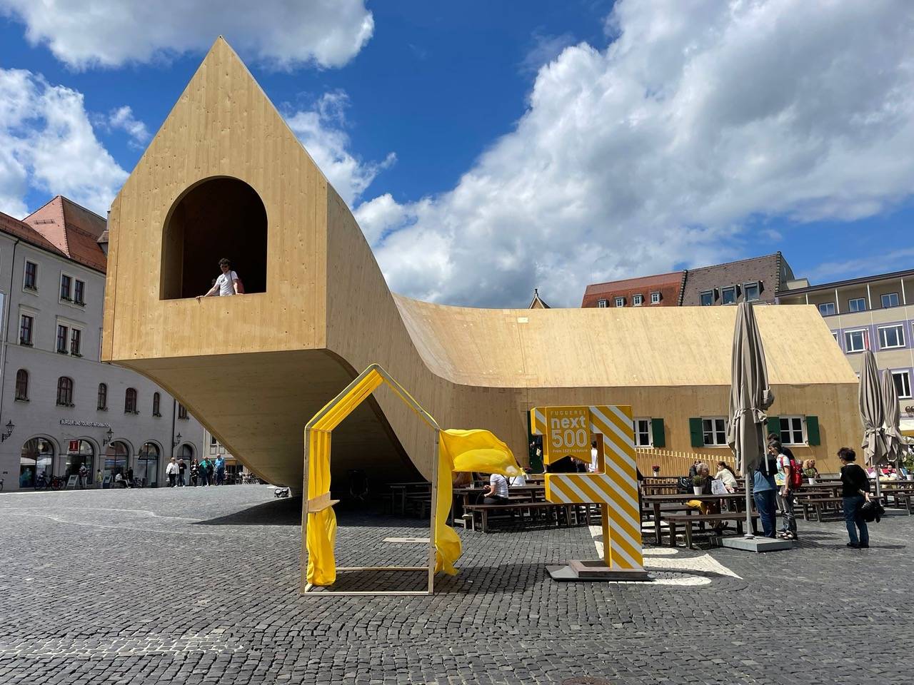 NEXT500 Pavillon auf dem Augsburger Rathausplatz