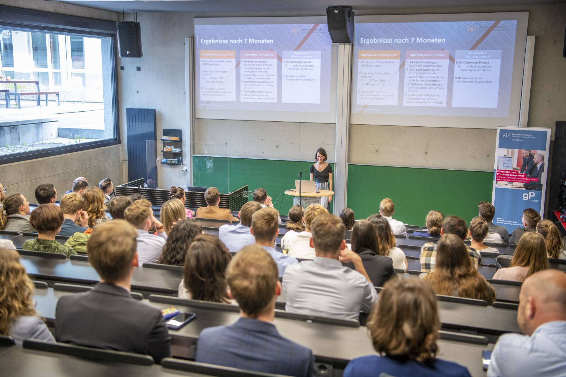 Seminar im Hörsaal - Weiterbildung - Master IT-Projekt- und Prozessmanagement - berufsbegleitend - Hochschule Augsburg (Foto: Michael Haggenmüller)