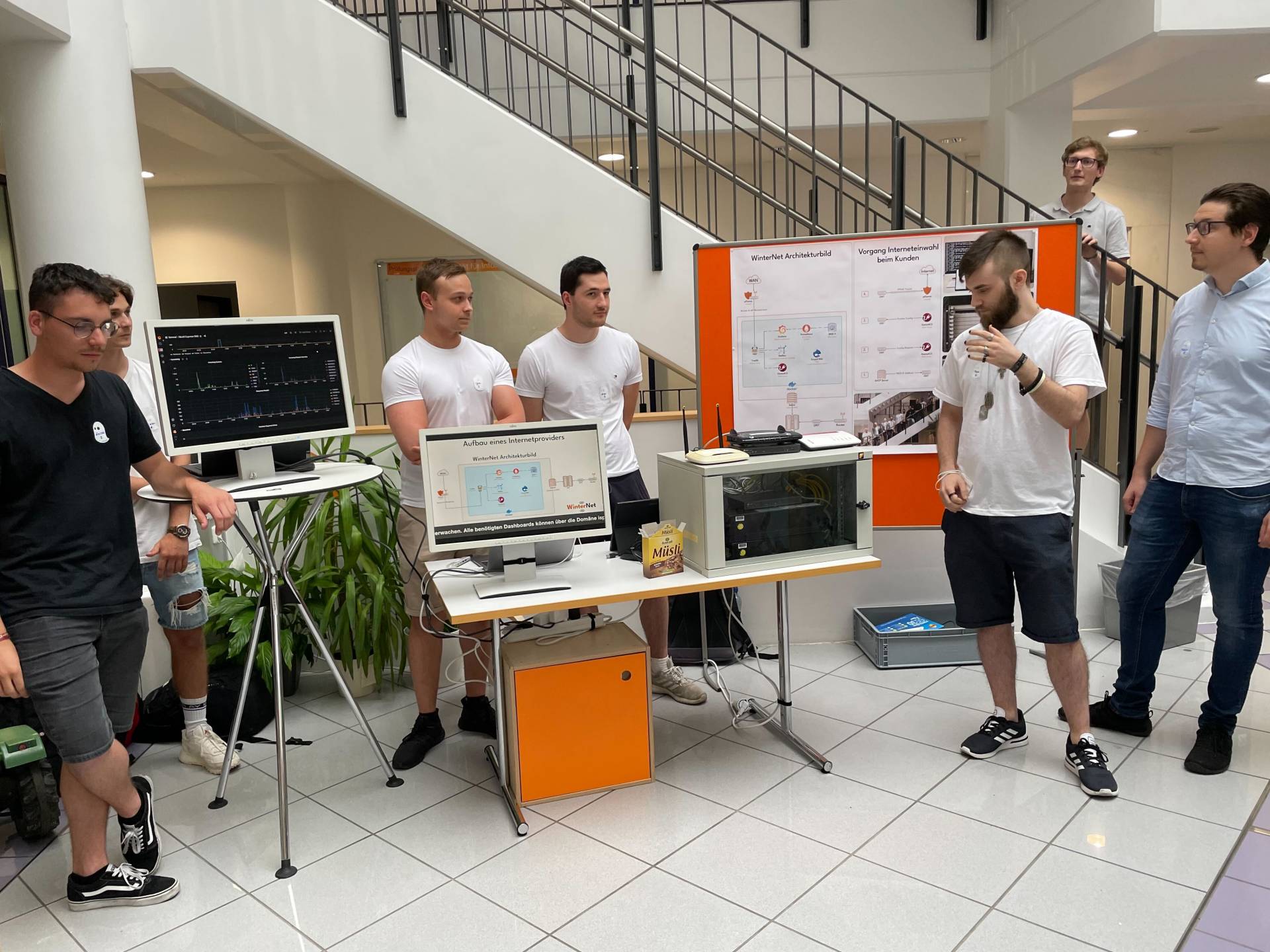 Studierende der Fakultät für Informatik an der Hochschule Augsburg präsentieren ihr Semesterprojekt.