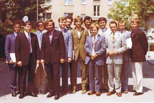 Juli 1971: Die letzten Absolventen Absolventen des Rudolf-Diesel-Poltytechnikums erhielten ihre Graduiertenurkunden. 