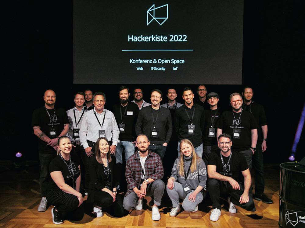 Speakerbild der Hackerkiste 2022
