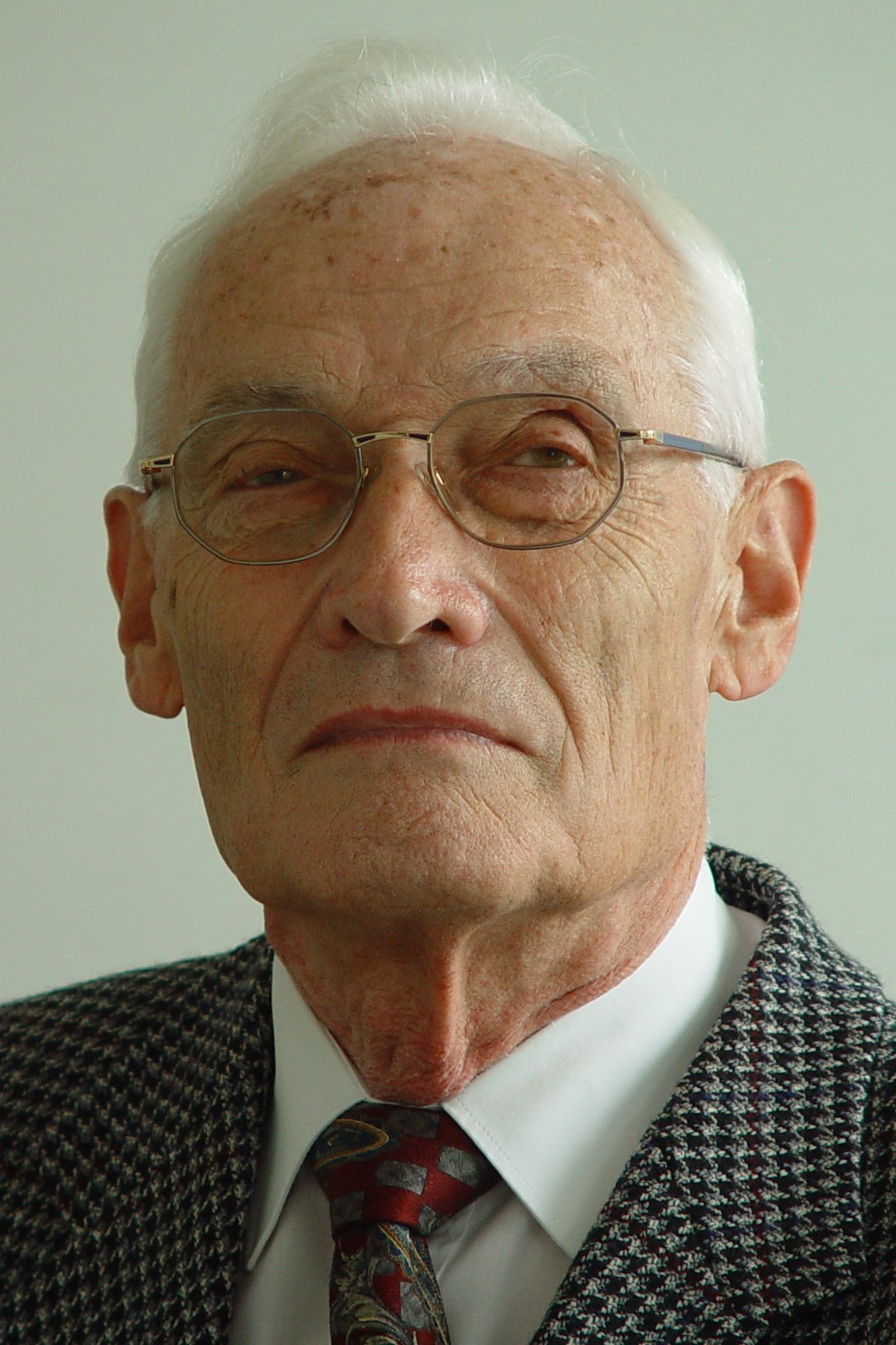Prof. Dr. Helmut Selder